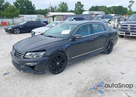2017 Volkswagen Passat 1.8T R-Line z USA, uszkodzony, nr VIN 1VWDT7A3XHC060756